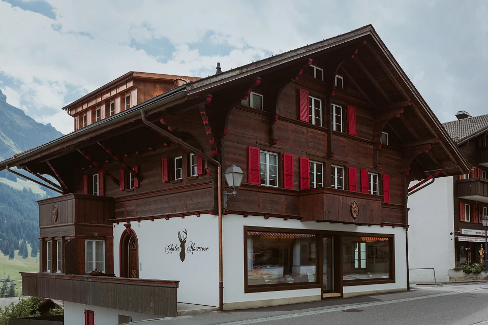 Showroom Chalet Alpenrose; Möbeltrend GmbH, Bild: Anja Zurbrügg Photography