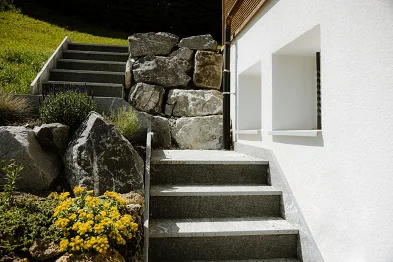 Natursteintreppe; Bild: Anja Zurbrügg Photography