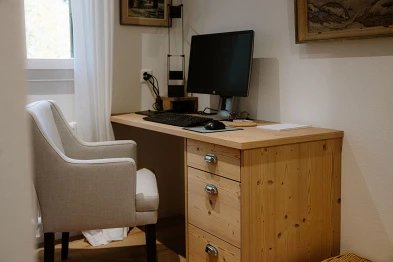 Bürotisch; Bild: Anja Zurbrügg Photography