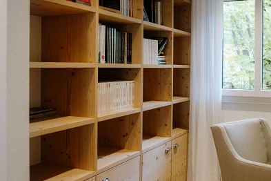 Bücherregal; Bild: Anja Zurbrügg Photography