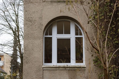 Rundbogenfenster; Bild: Anja Zurbrügg Photography