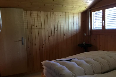 Schlafzimmer vor dem Umbau; Bild: Künzi + Knutti AG