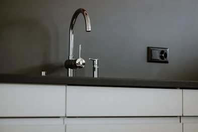 Küche Wasserhahn; Bild: Anja Zurbrügg Photography