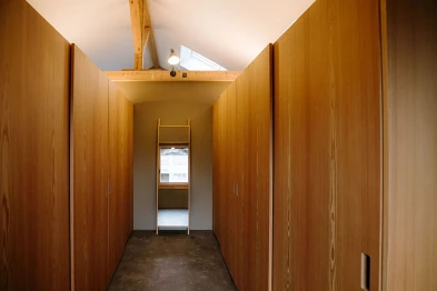 Schränke begehbar; Bild: Anja Zurbrügg Photography