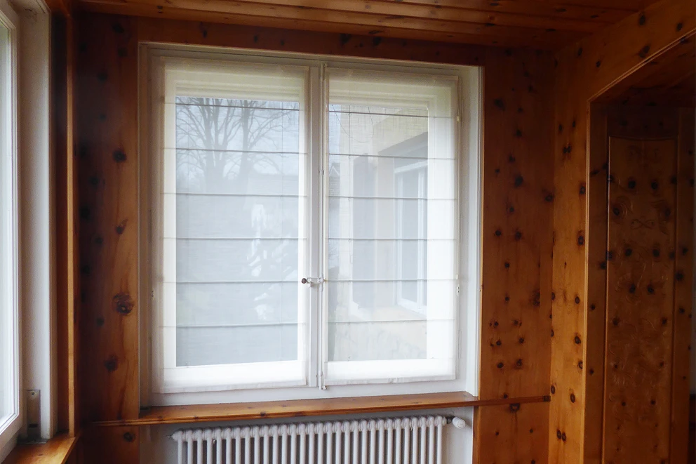 Wohnzimmer Fenster vor dem Umbau; Bild: Künzi + Knutti AG