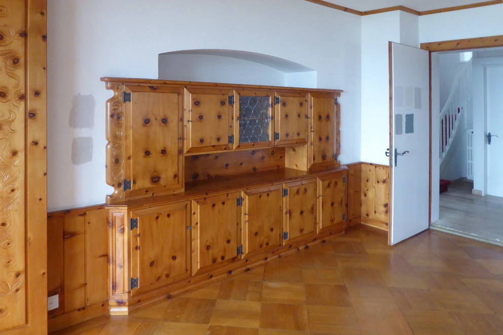 Wohnzimmer vor dem Umbau; Bild: Künzi + Knutti AG
