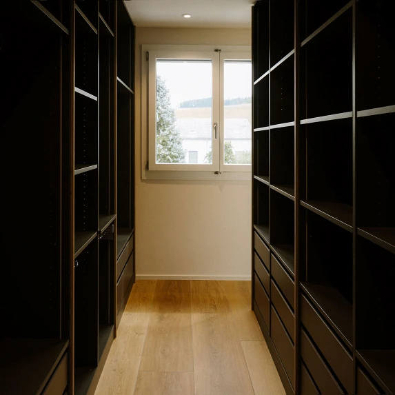 Begehbarer Wandschrank; Künzi + Knutti AG, Bild: Anja Zurbrügg Photography