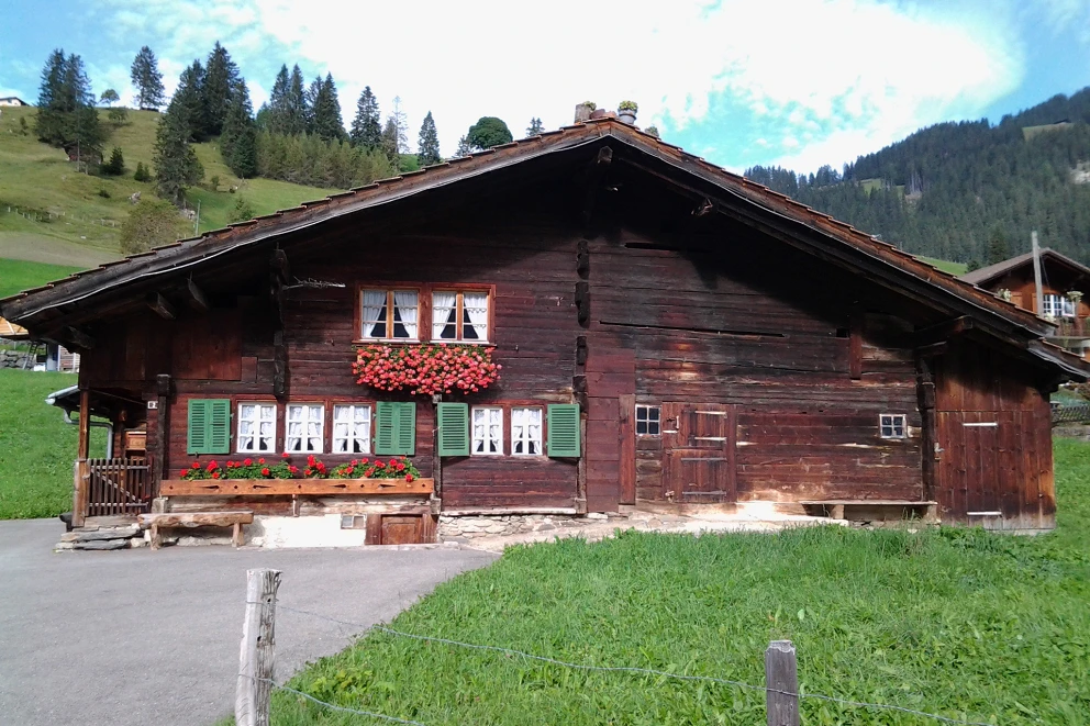Fassade vor dem Umbau; Bild: Bauherrschaft