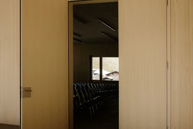 Doppeltüre; Geissbühler Architekten AG, Bild: Anja Zurbrügg Photography