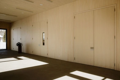 Korridor; Geissbühler Architekten AG, Bild: Anja Zurbrügg Photography