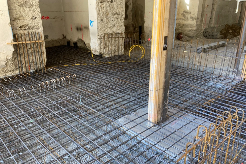 Bodenplatte Betonieren; Loosli+Partner AG, L2A Architekten AG, Bild:Künzi+Knutti AG