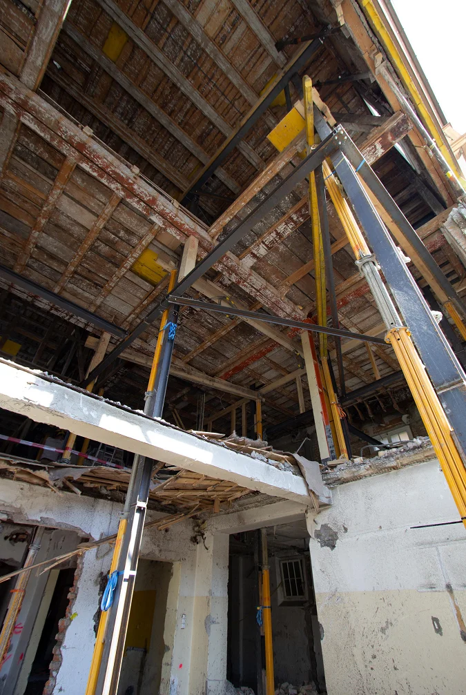 Altbau aushöhlen; Loosli+Partner AG, L2A Architekten AG, Bild:Künzi+Knutti AG