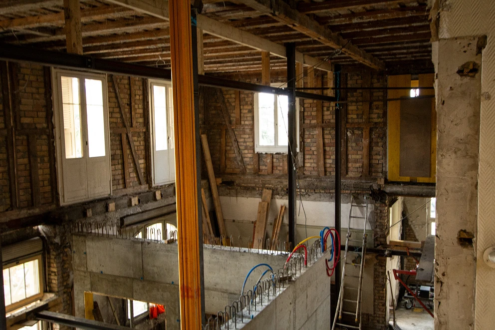 Betonieren Altbau; Loosli+Partner AG, L2A Architekten AG, Bild: Künzi + Knutti AG