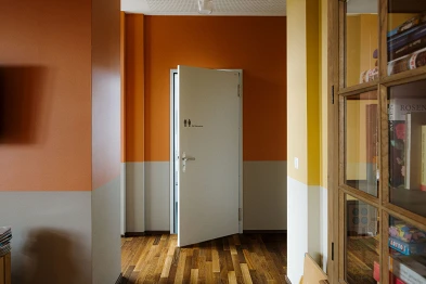 Türe Gang; Loosli+Partner AG, L2A Architekten AG, Bild: Anja Zurbrügg Photography