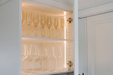 Glaeserschrank; Bild: Anja Zurbrügg Photography