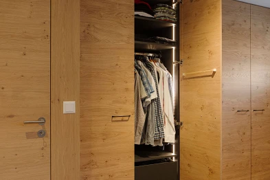 Kleiderschrank; Bild: Anja Zurbrügg Photography