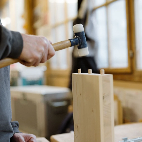 Einblick in unsere Schreinerei; Bild: Anja Zurbrügg Photography